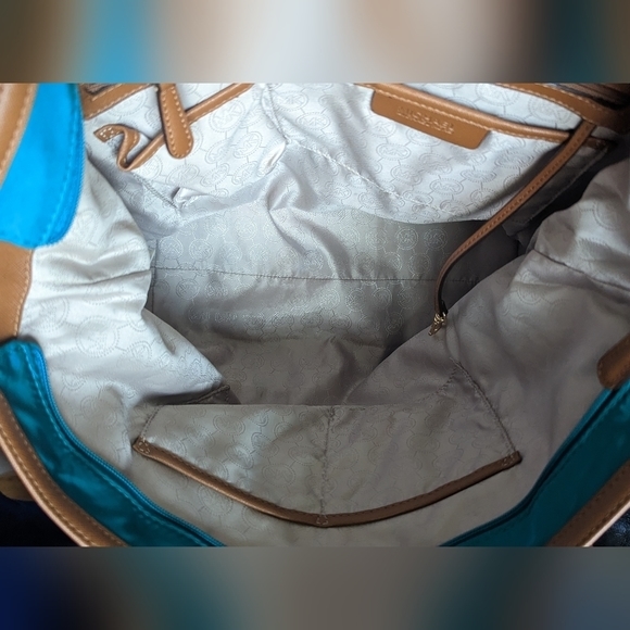 GUC Michael Kors Kempton Nylon Leather Teal Tote gold hardware, brown handles - Picture 4 of 15